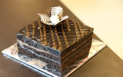 chocolate-cake-at-dessert-business-franchise.webp